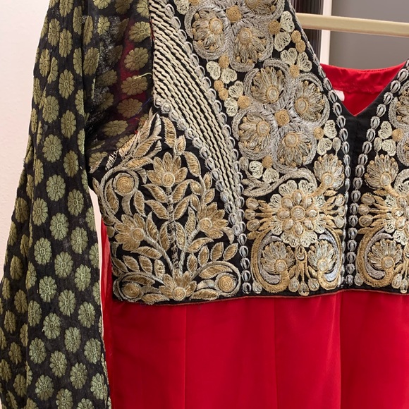 Brand New Anarkali kurta with black zari designs - Picture 6 of 6